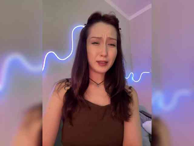 ShyAlya webcam