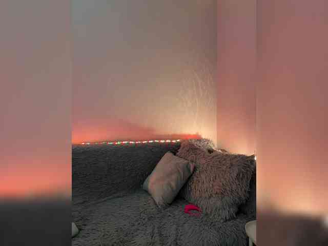 ShyAlya webcam