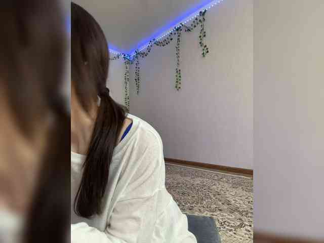 ShyAlya webcam