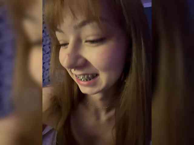 ShyAlya webcam