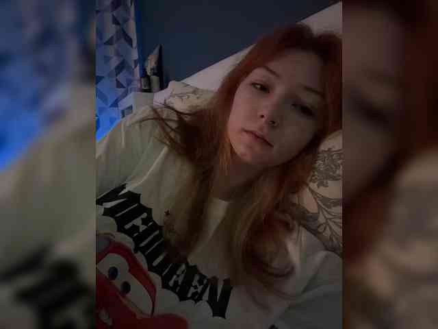 ShyAlya webcam