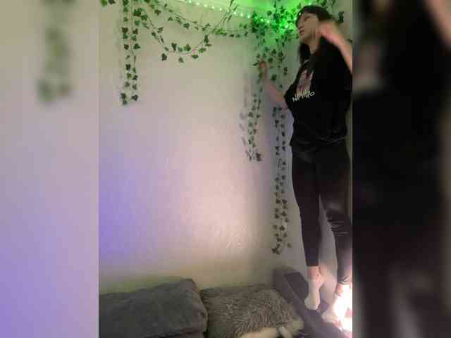 ShyAlya webcam