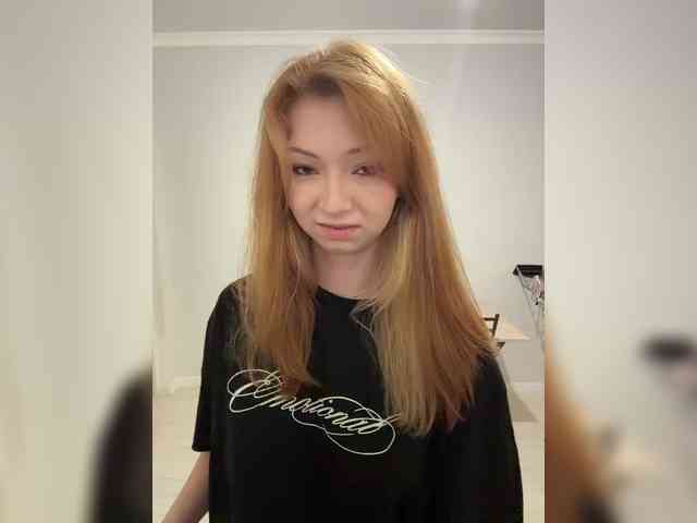 ShyAlya webcam