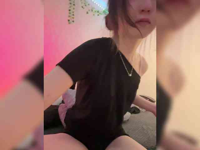 ShyAlya webcam