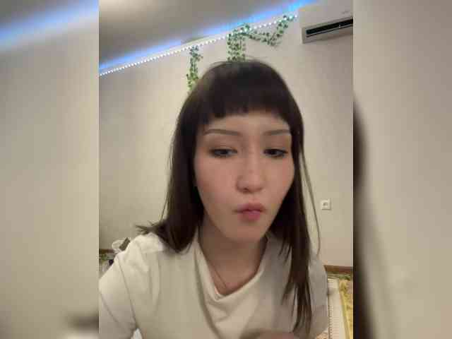 ShyAlya webcam