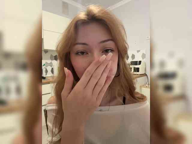 ShyAlya webcam