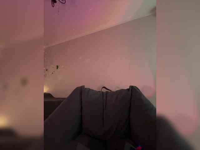 ShyAlya webcam