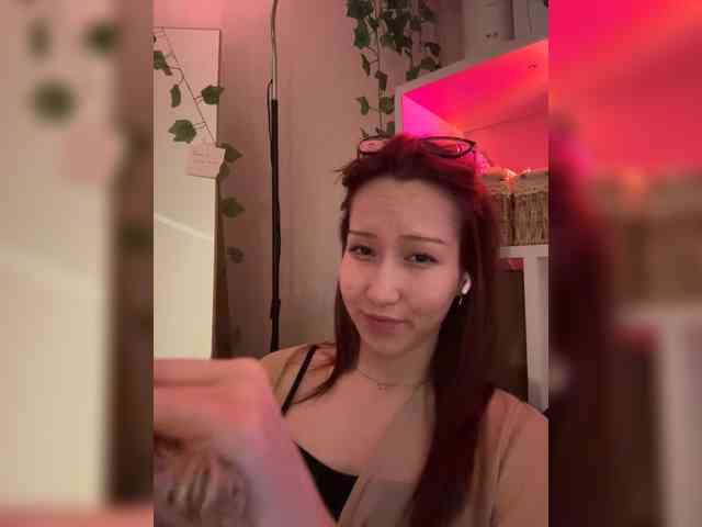 ShyAlya webcam