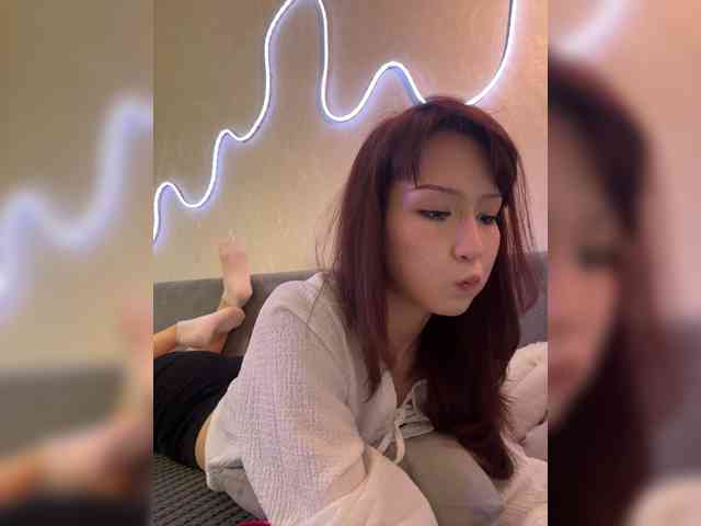 ShyAlya webcam