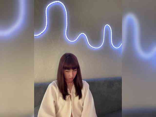 ShyAlya webcam