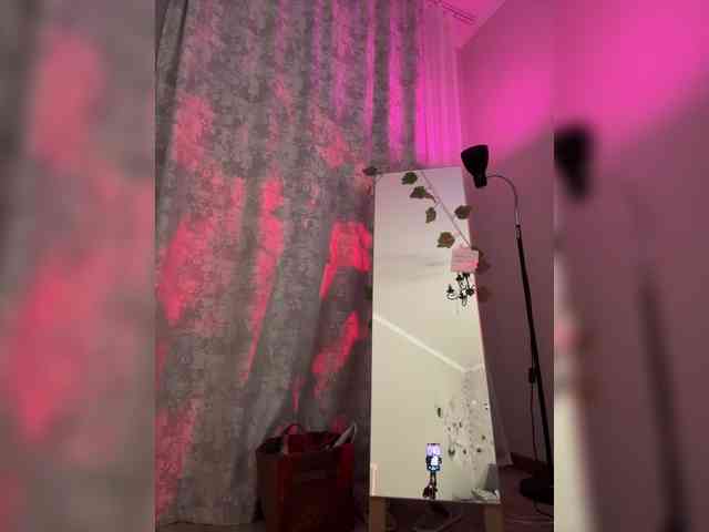 ShyAlya webcam