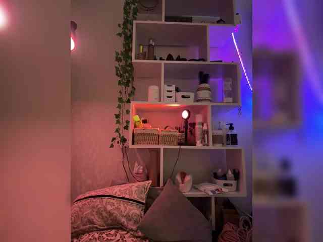 ShyAlya webcam
