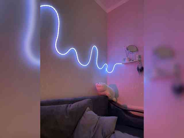 ShyAlya webcam