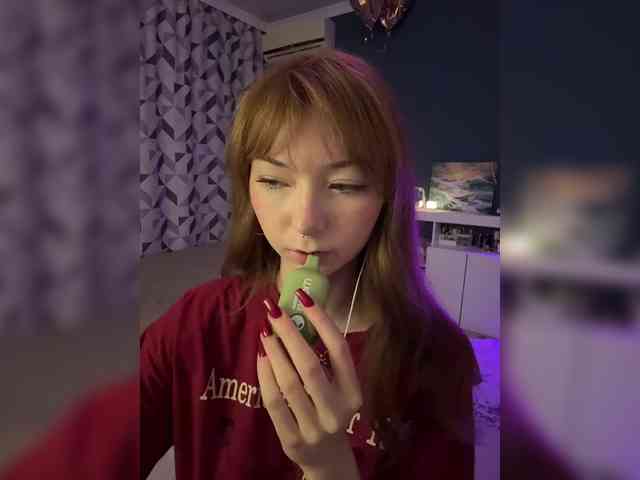 ShyAlya webcam