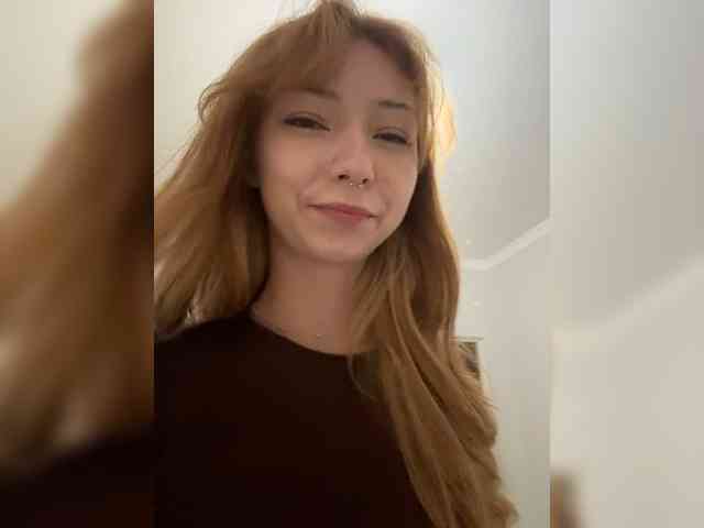 ShyAlya webcam