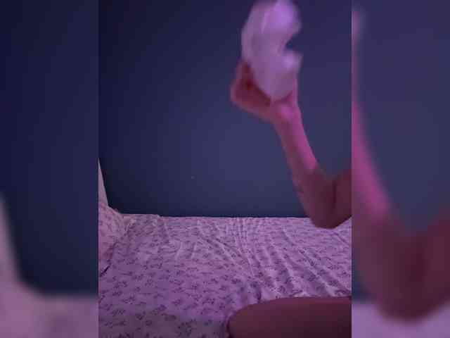 ShyAlya webcam