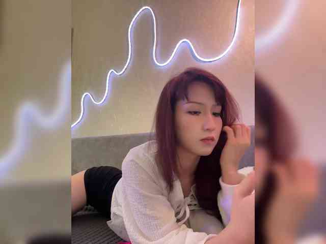 ShyAlya webcam
