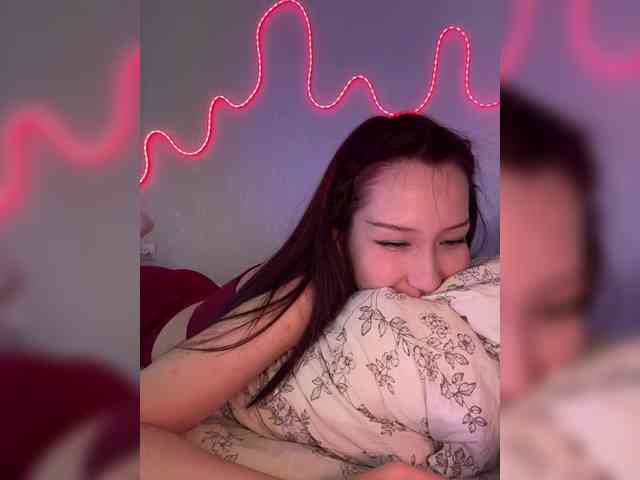 ShyAlya webcam