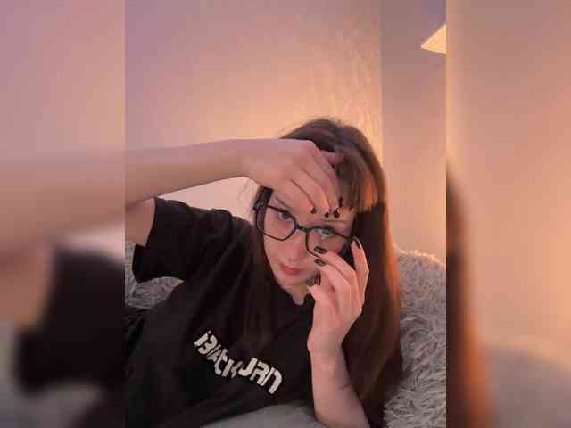 ShyAlya webcam
