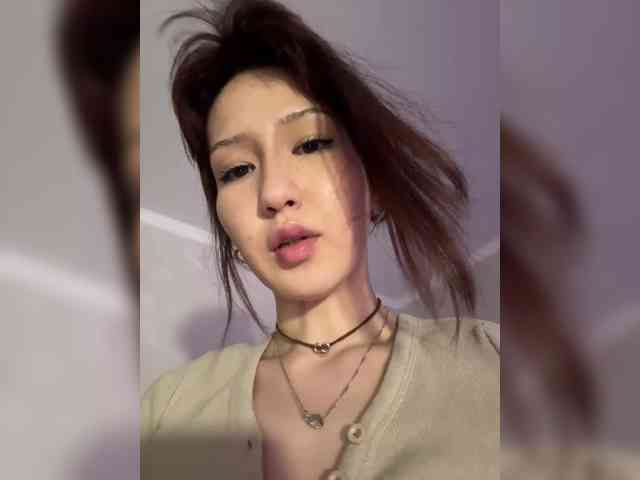ShyAlya webcam