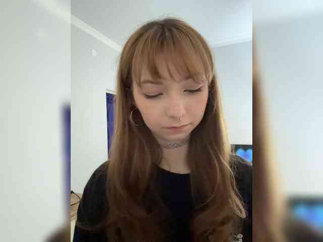 ShyAlya webcam