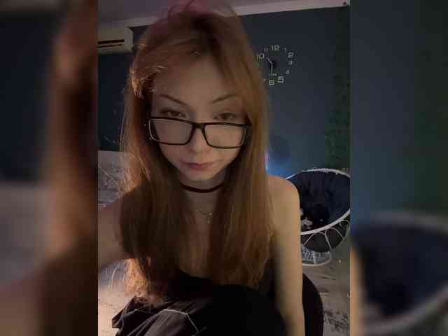 ShyAlya webcam