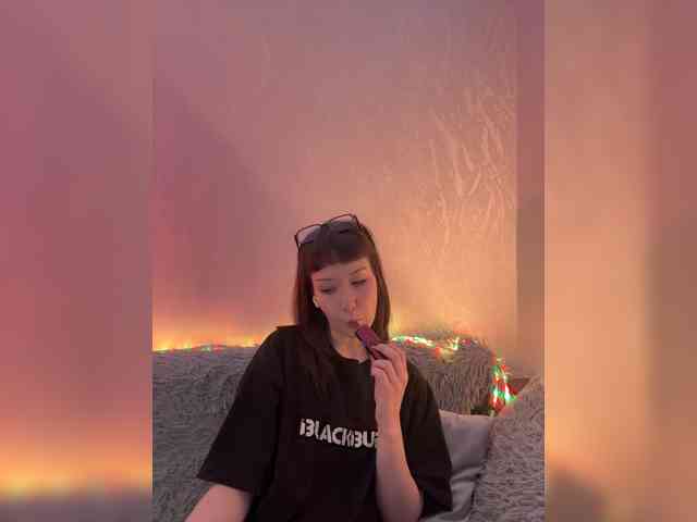 ShyAlya webcam