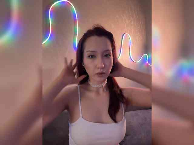 ShyAlya webcam
