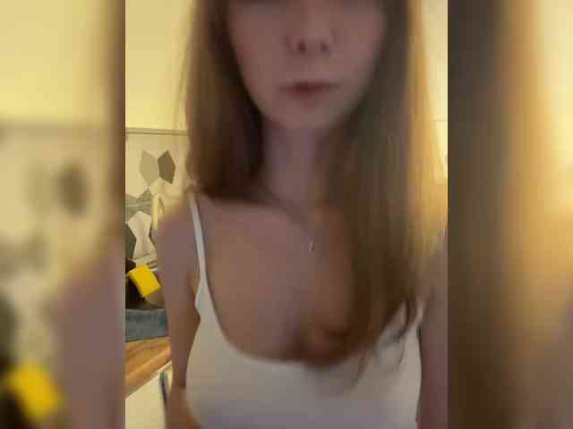 ShyAlya webcam