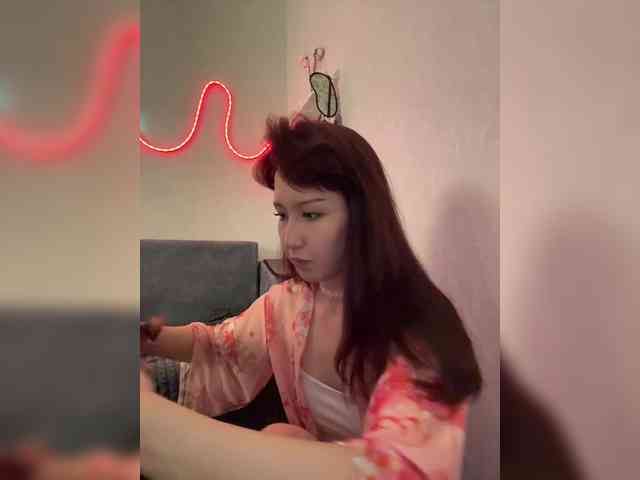 ShyAlya webcam