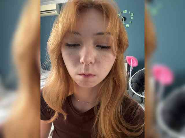 ShyAlya webcam