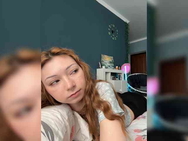 ShyAlya webcam