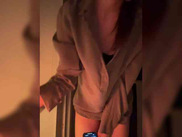 ShyAlya webcam
