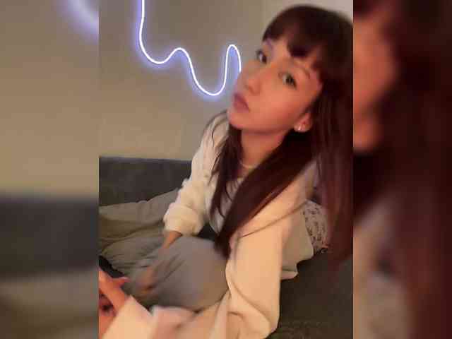 ShyAlya webcam