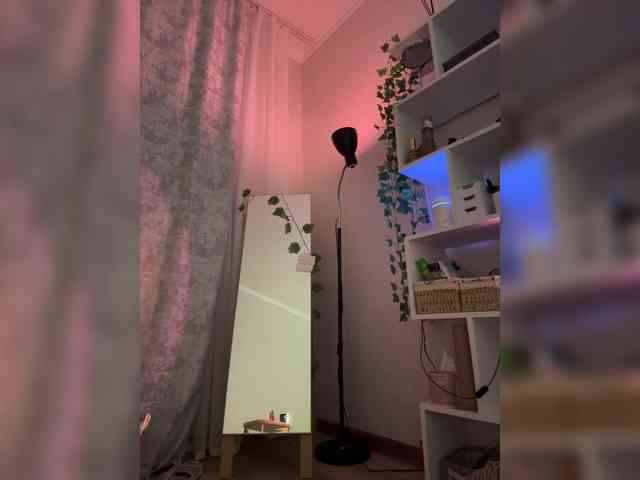 ShyAlya webcam