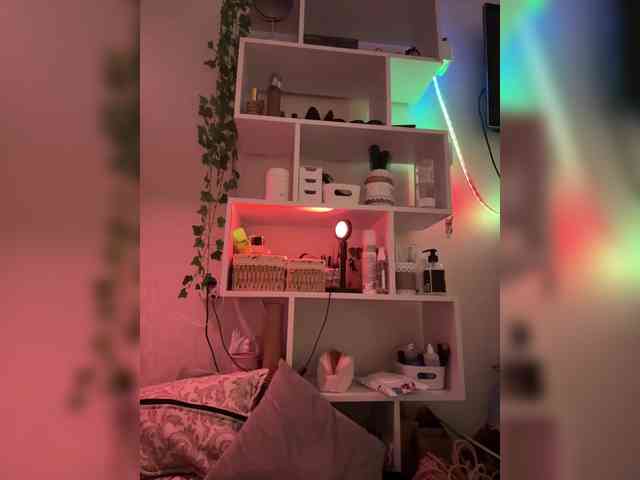 ShyAlya webcam