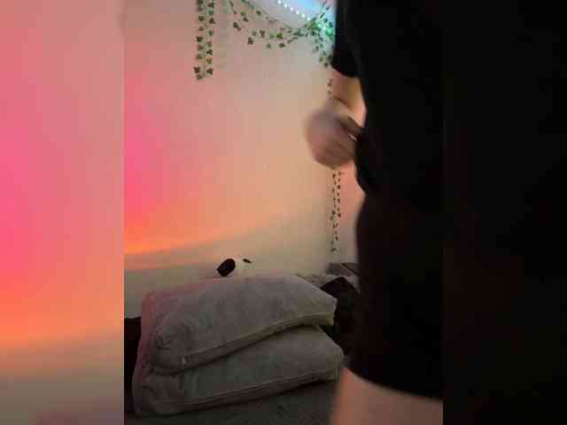 ShyAlya webcam