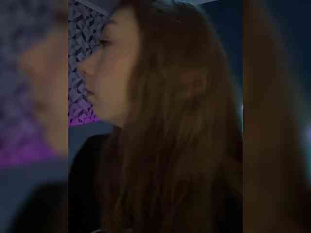ShyAlya webcam