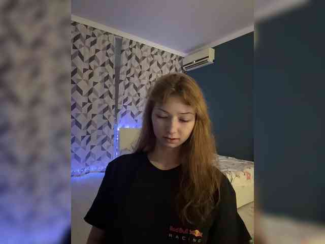 ShyAlya webcam