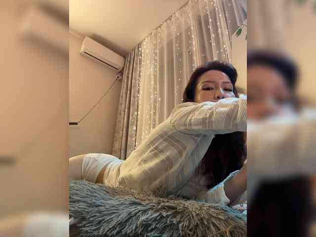 ShyAlya webcam
