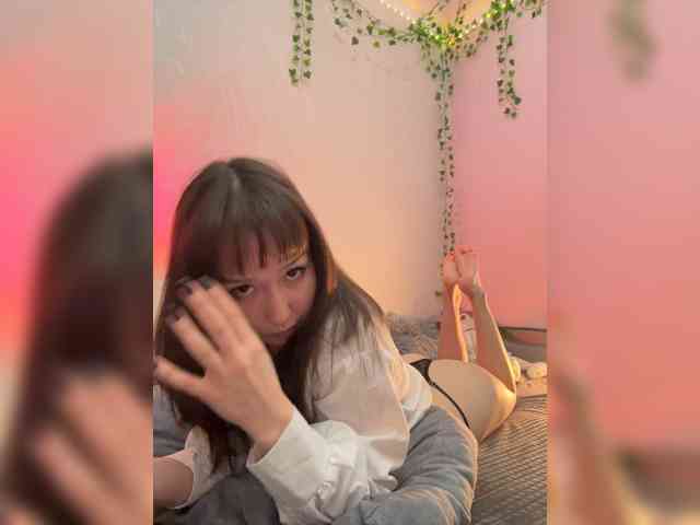 ShyAlya webcam