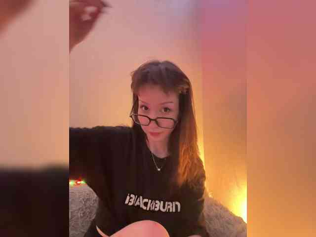 ShyAlya webcam