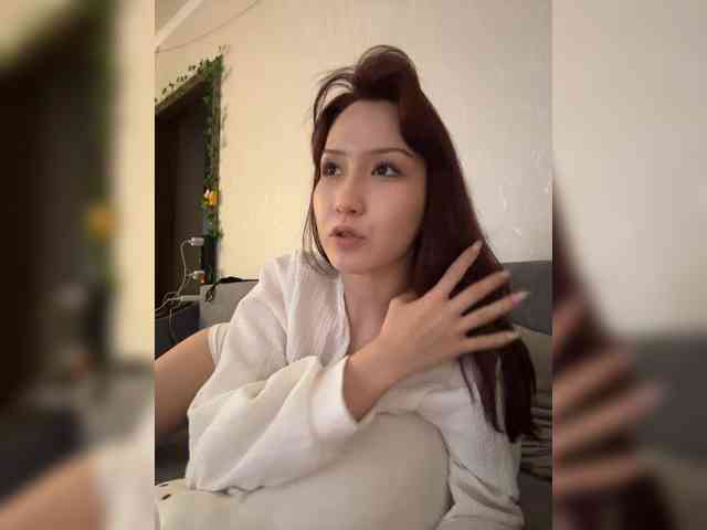 ShyAlya webcam