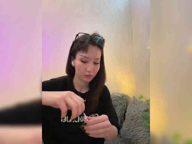ShyAlya webcam