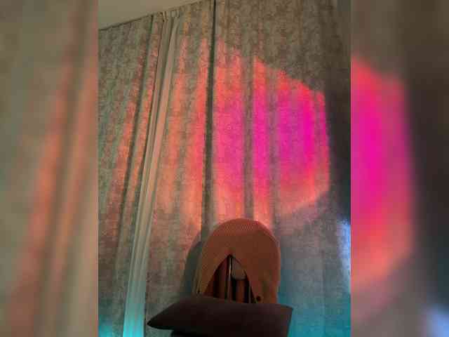 ShyAlya webcam