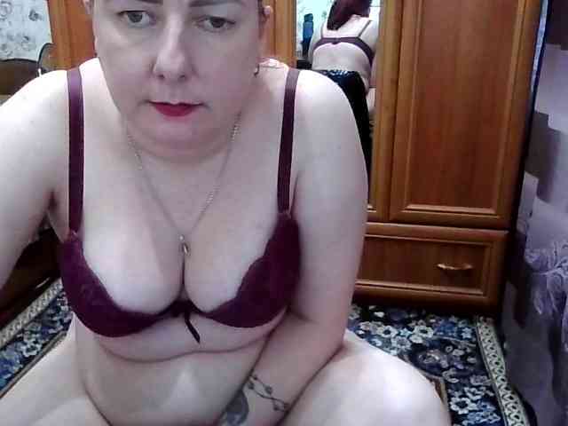 SophieNightAh webcam