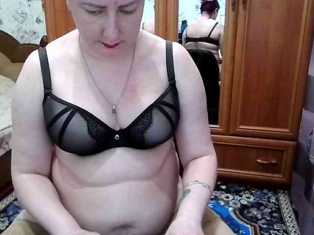 SophieNightAh webcam