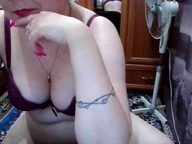 SophieNightAh webcam
