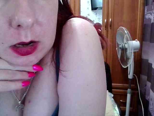 SophieNightAh webcam