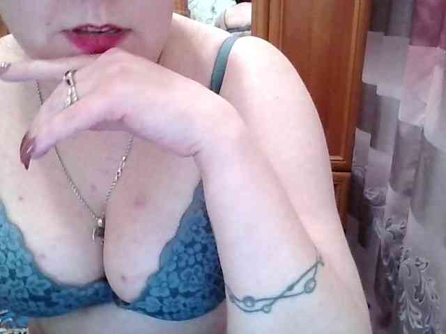 SophieNightAh webcam